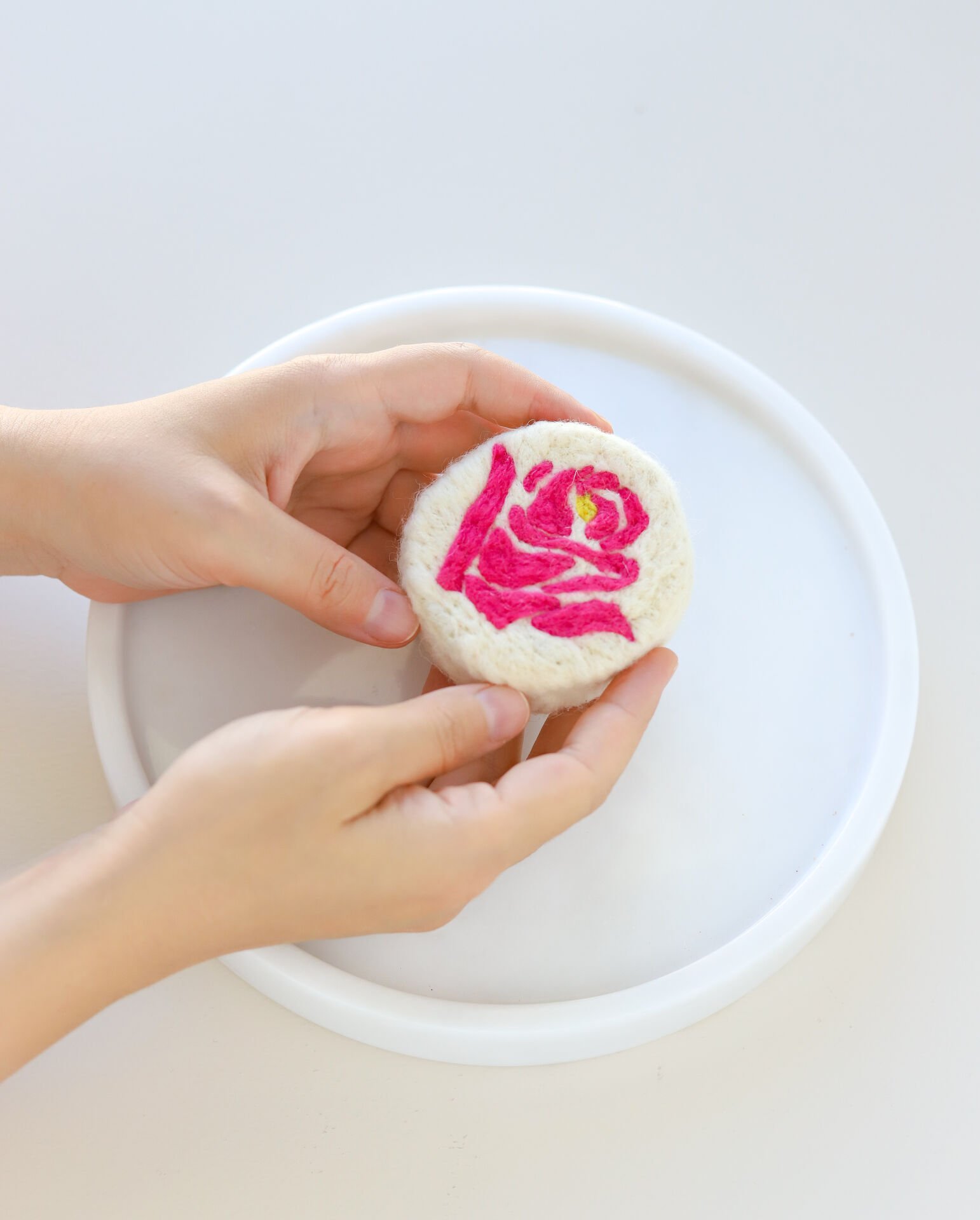 Yün Keçe İşlemeli Bakım Gül Sabunu